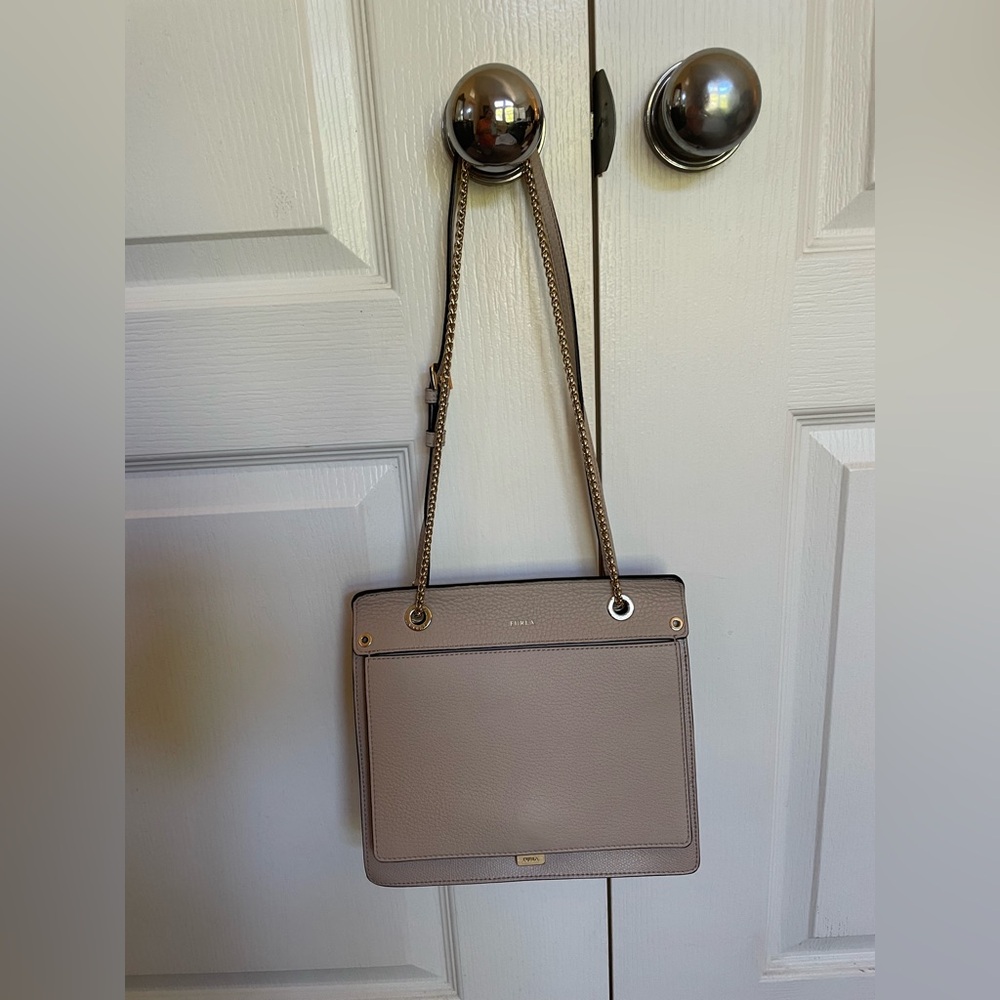Furla Bag. - Picture 2 of 15